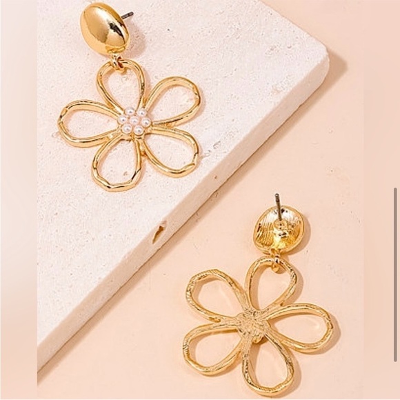Elegant Metal Hollow Flower Imitation Pearl Stud
Dangle Gold Flower Earrings,NWT - Picture 4 of 6